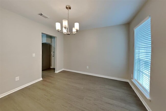 Building Photo - 9806 Arrowgrass Dr