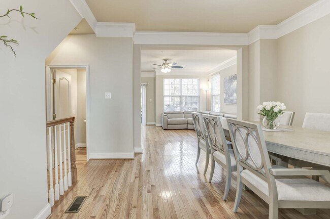 Building Photo - BEAUTIFUL 4 LEVEL TOWNHOME IN GERMANTOWN. 4 BEDROOM, 4.5 BATHS