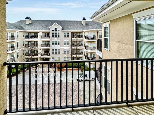 Building Photo - 1850 Cotillion Dr