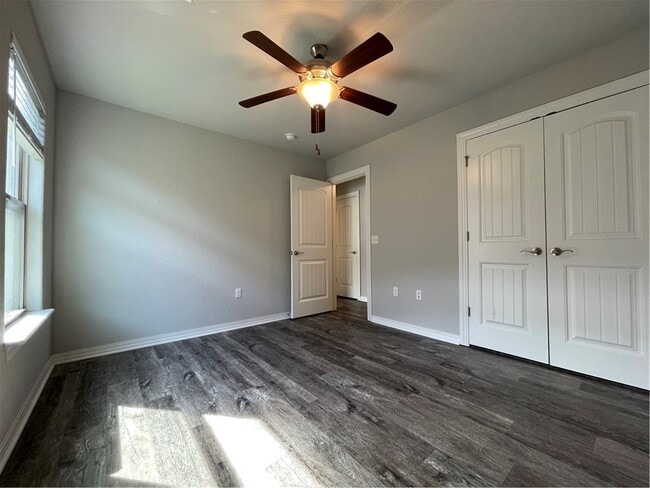 Building Photo - 4553 W Divide Dr