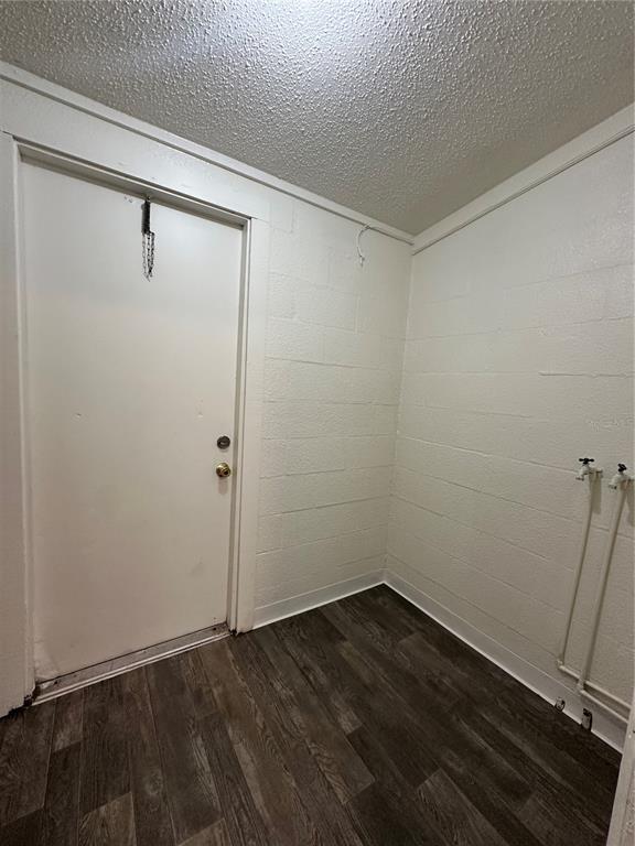 Building Photo - 2982 Warfield Dr