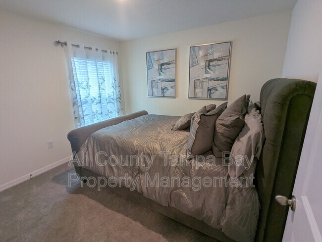 Building Photo - 16549 Mosaic Oar Dr