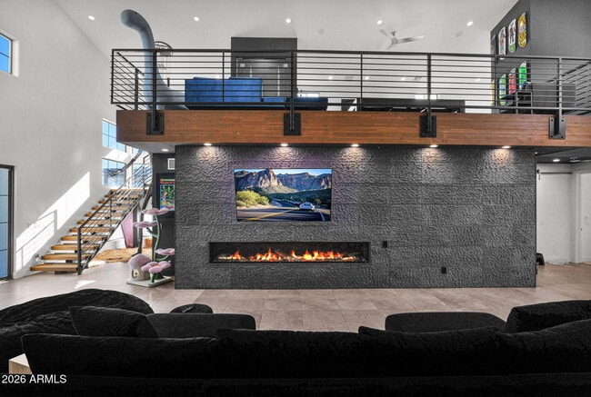 Building Photo - 8430 S 10th Ln