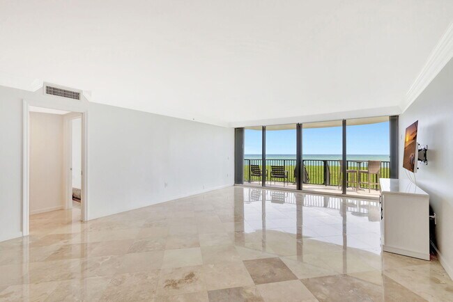 Building Photo - 400 S Beach Rd