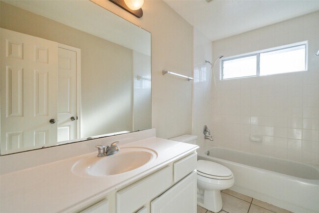Building Photo - 8811 Sun Haven Ln