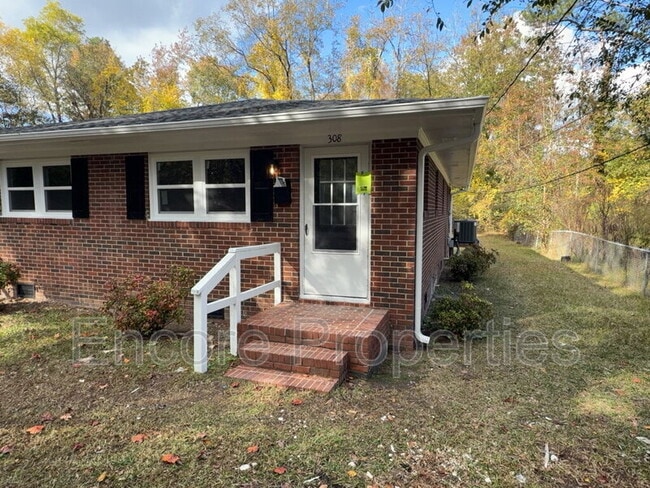 Building Photo - 308 Depot St