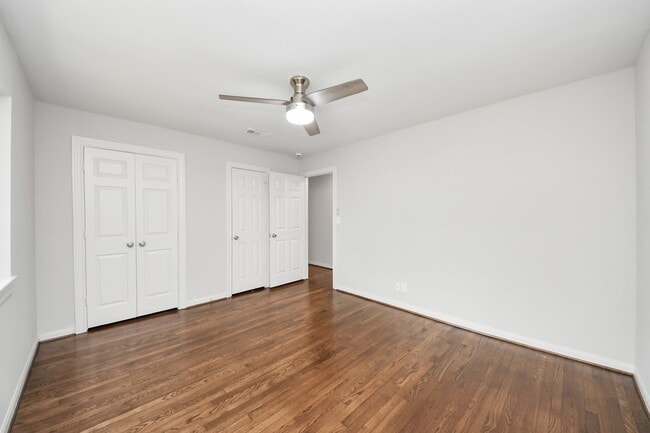 Building Photo - 8102 Bob White Dr