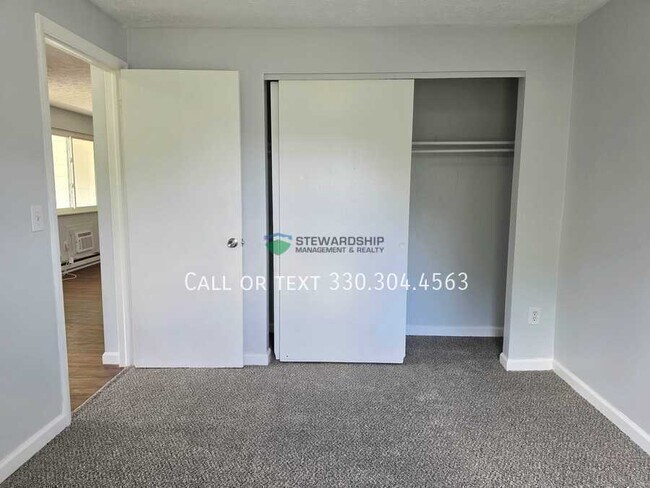 Building Photo - 1111 N Elm St