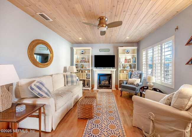 Building Photo - 1843 Ocean Dr S
