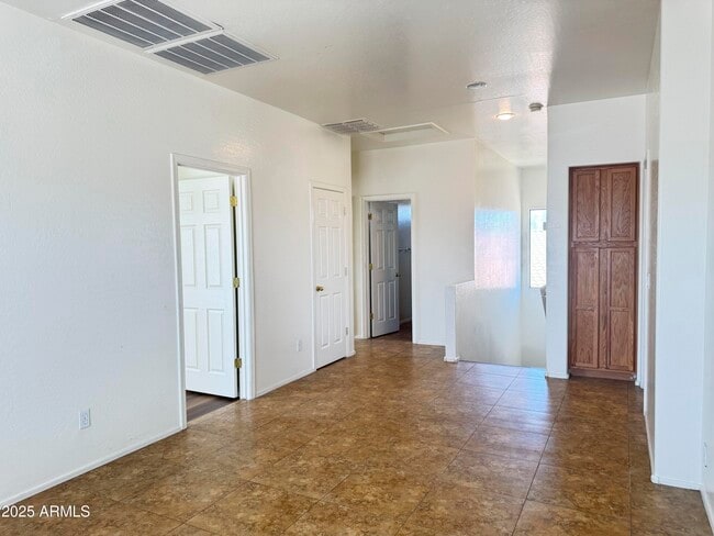 Building Photo - 33433 N Madison Way Dr