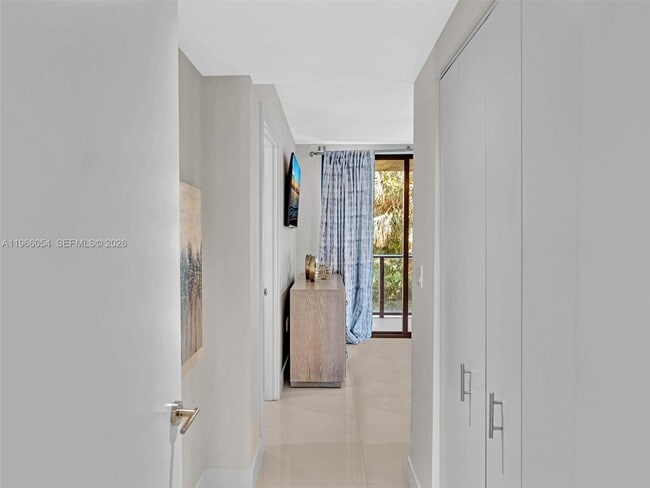 Building Photo - 3040 N Ocean Blvd