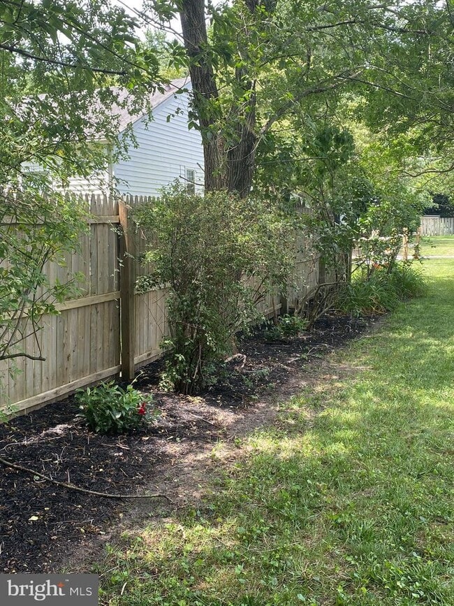 Building Photo - 1009 Tyler Ave