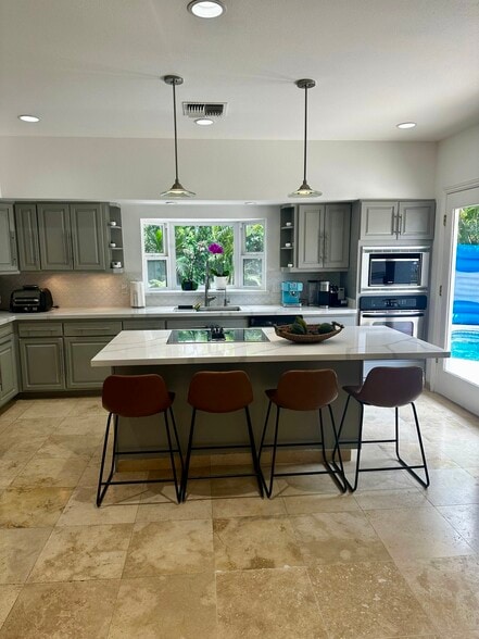 Building Photo - 361 Pualoa Nani Pl
