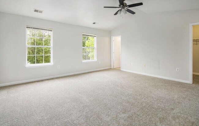 Building Photo - Three level townhome in Taskers Chance available mid June!
