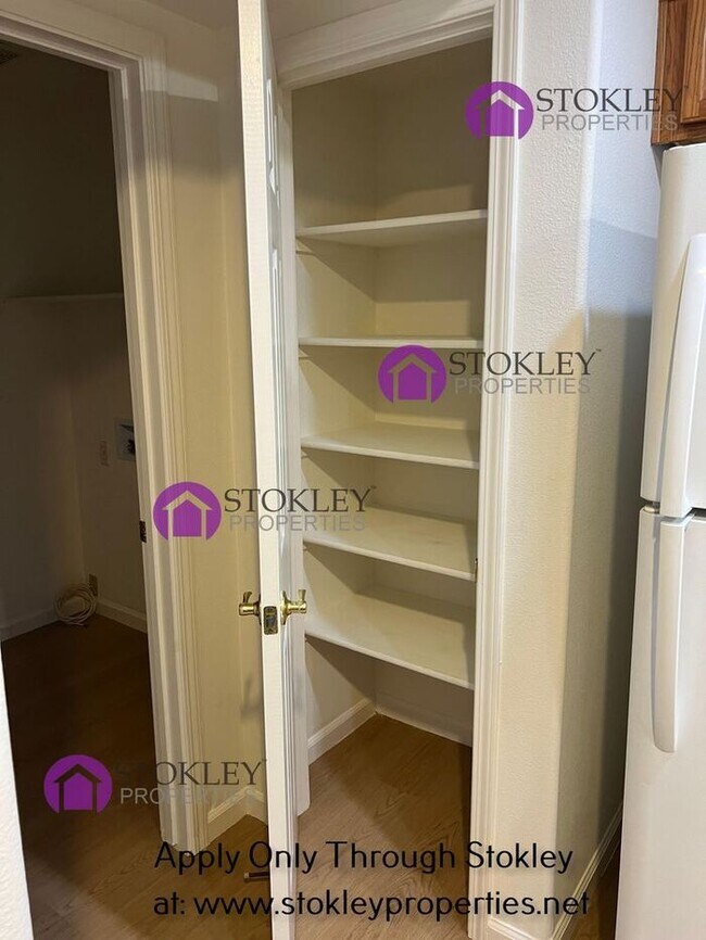 Building Photo - 1 Addison Ct