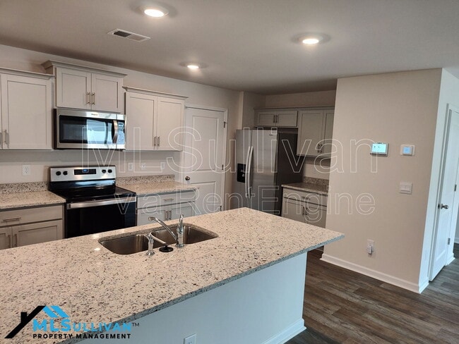 Building Photo - 2932 Egert Dr