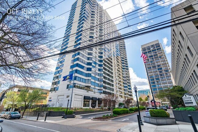 Building Photo - 2001 Hamilton St