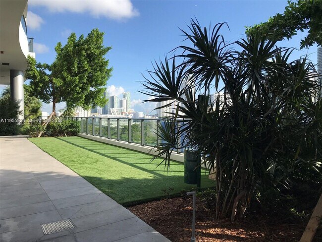 Building Photo - 1600 NE 1st Ave