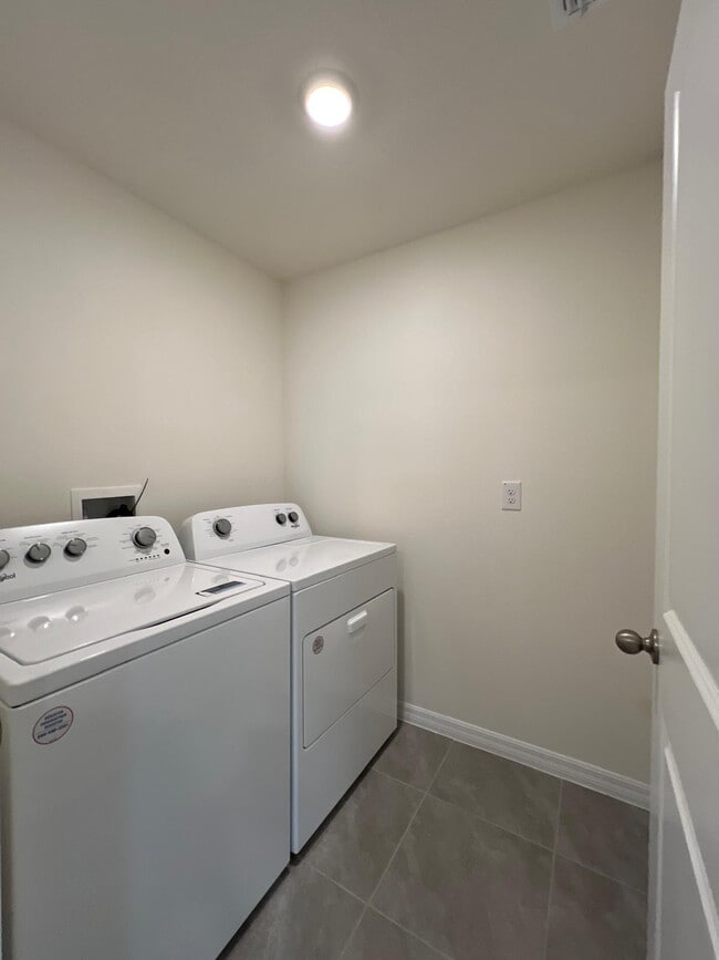 Building Photo - Beautiful, One-of-a-Kind 4-Bed, 3-Bath Hom...