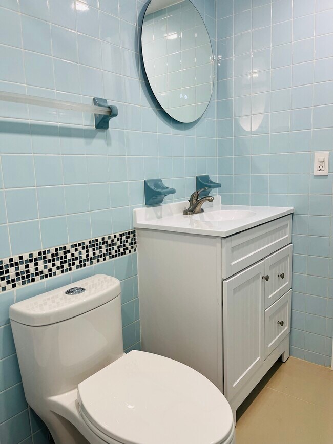 Bathroom - 415 E 10th St