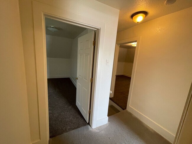 Building Photo - 1229 12th St