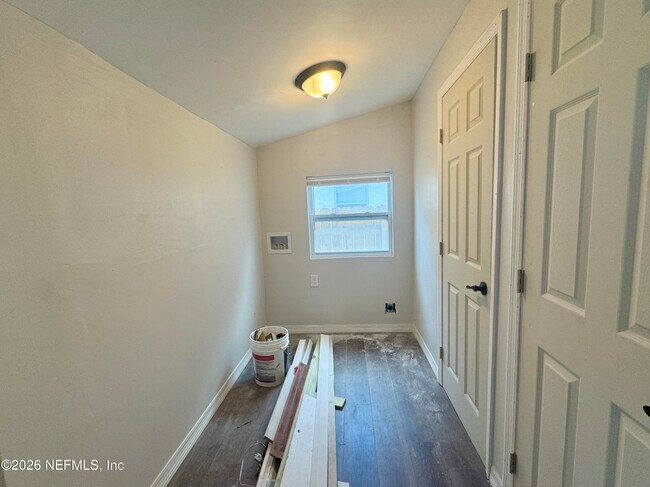 Building Photo - 379 Orange Ave