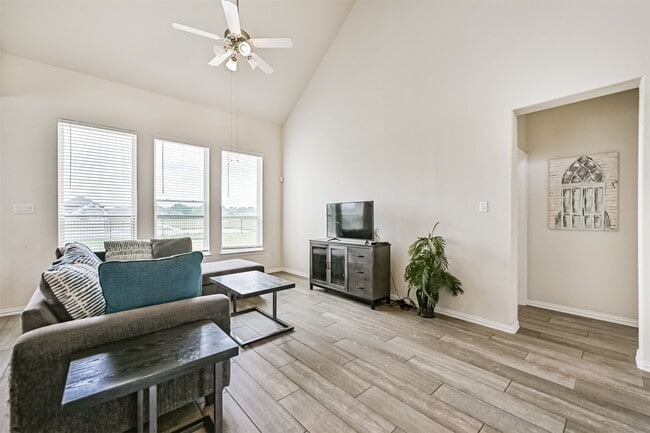 Building Photo - 23213 Zinfandel Dr