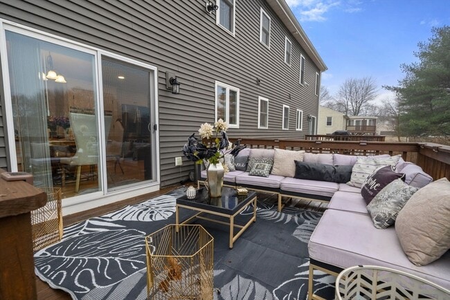 Building Photo - 8 Patrick St