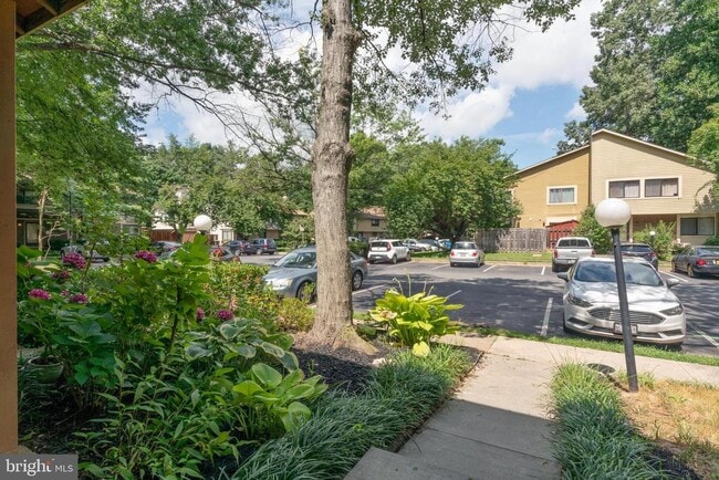 Building Photo - 10657 Spring Oak Ct