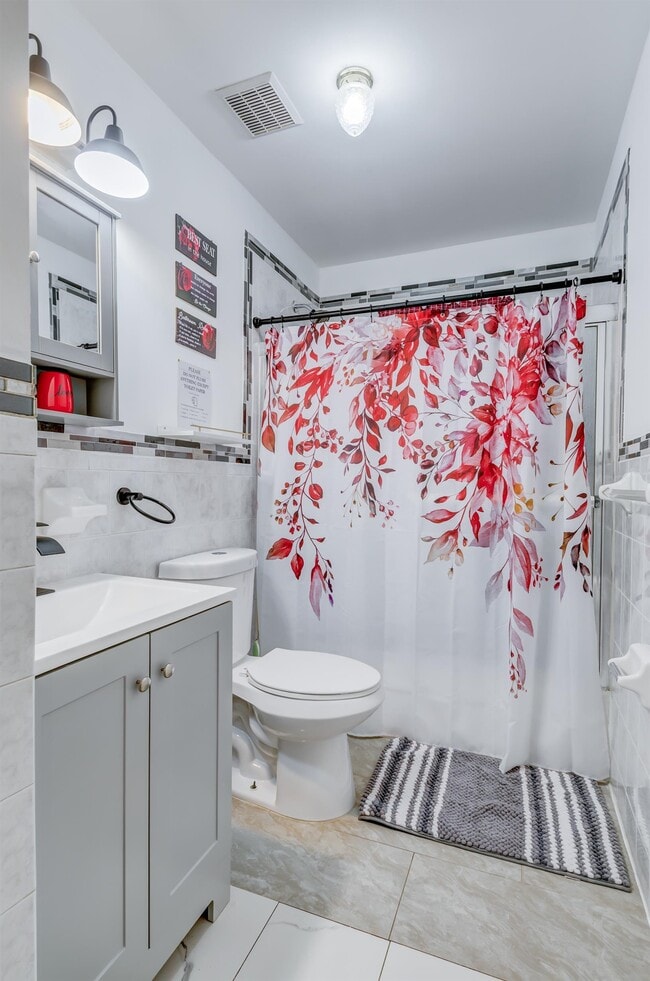 Building Photo - 34 Pamrapo Ave