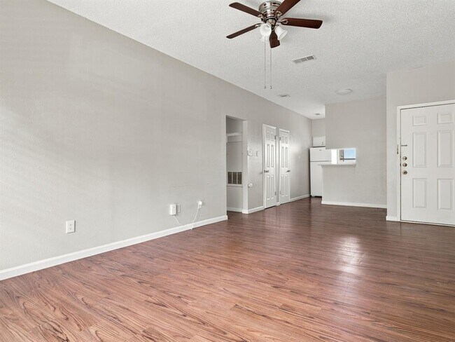 Building Photo - 9507 Kempler Dr