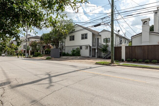 Building Photo - 3312 Greenbriar Dr