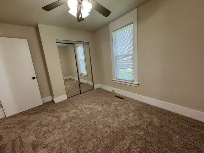 Building Photo - I Can See Clearly Now: Spacious 2 Bed, 1 B...