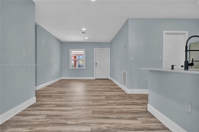 Building Photo - 607 SW 9th St