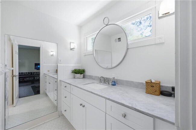 Building Photo - 4115 Glen Devon Dr NW