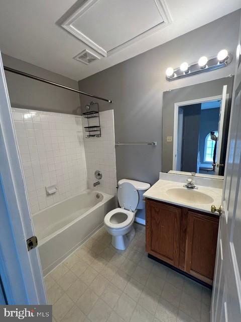 Building Photo - 519 Eisenhower Dr