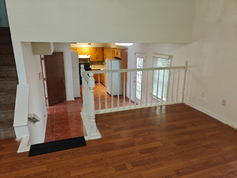 Building Photo - 1125 Memory Ln