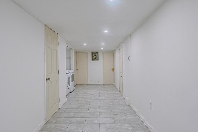 Building Photo - 711 74th St