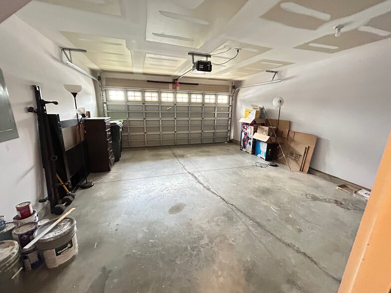 Building Photo - 105 Havelock Ct