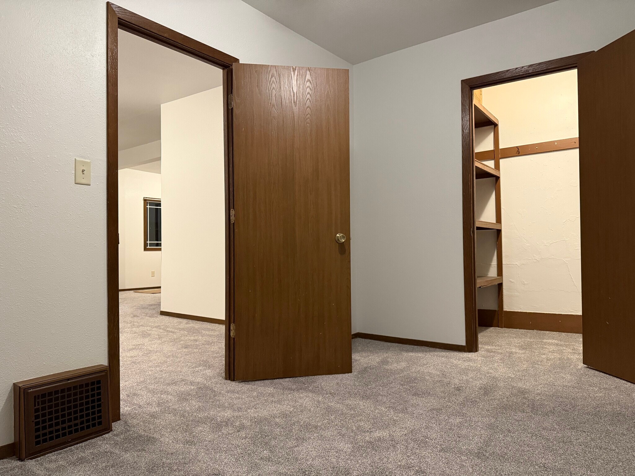 Bedroom 2 - 1324 Bluff Ave