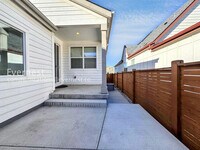 Building Photo - 5992 N Fulton St