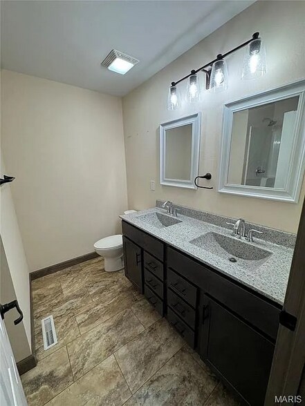 Building Photo - 3617 Justine Dr