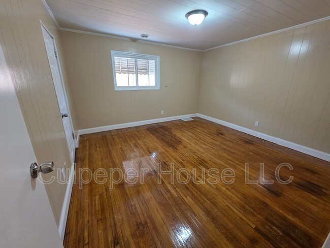 Building Photo - 2209 W Laskey Rd