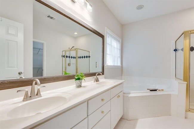 Building Photo - 6515 Fairgreen Dr