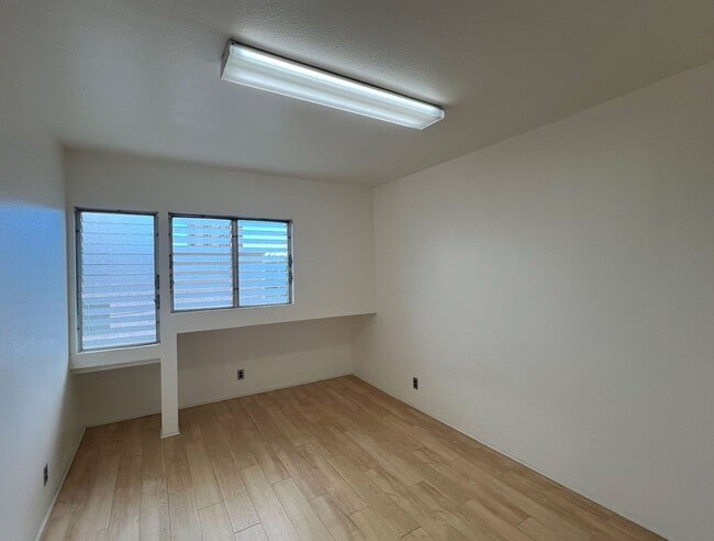 Building Photo - 1512 Halekula Way