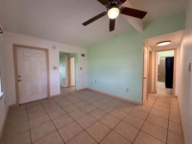 Building Photo - Charming 3 Bedroom, 1 Bath Home in Port Ch...
