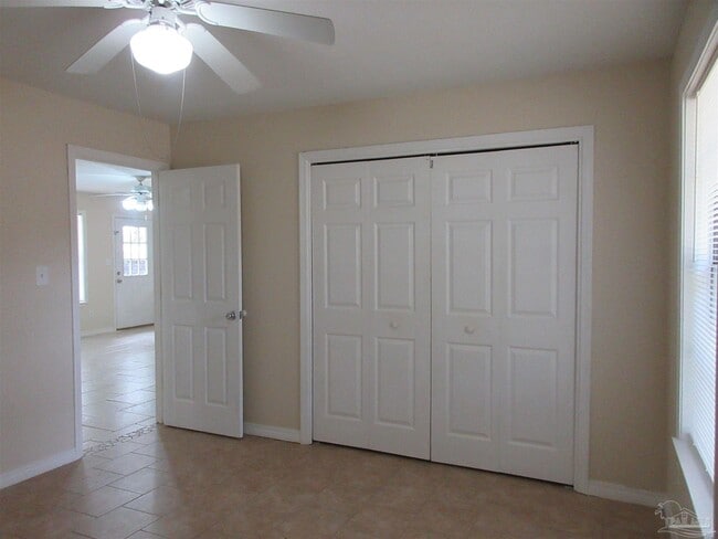 Building Photo - 4738 Live Oak Ln