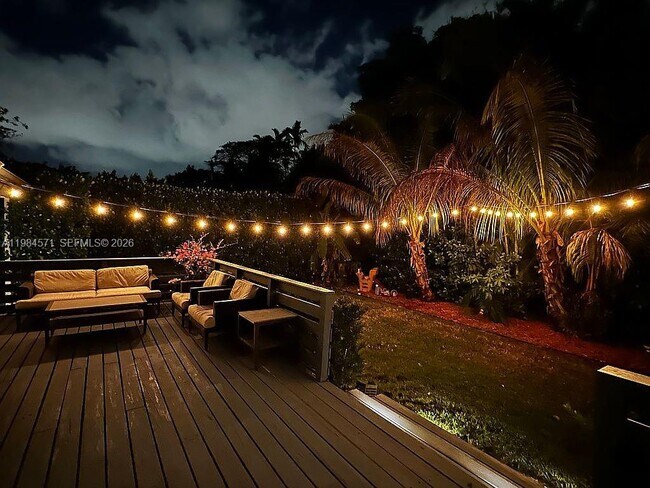 Building Photo - 5850 SW 47th St