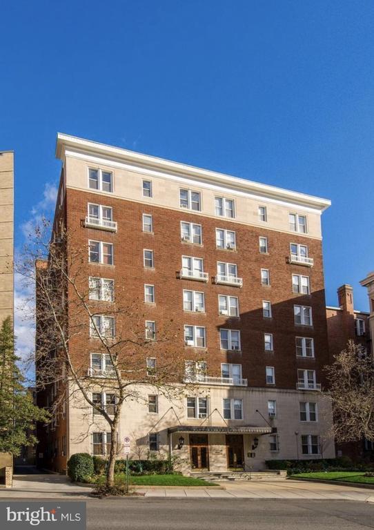 Building Photo - 1954 Columbia Rd NW