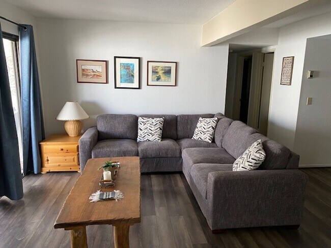 Building Photo - 2Br Waterfront  WINTER Vacation Rental Condo, Complex on the WATERFRONT Gated complex Utilities i...